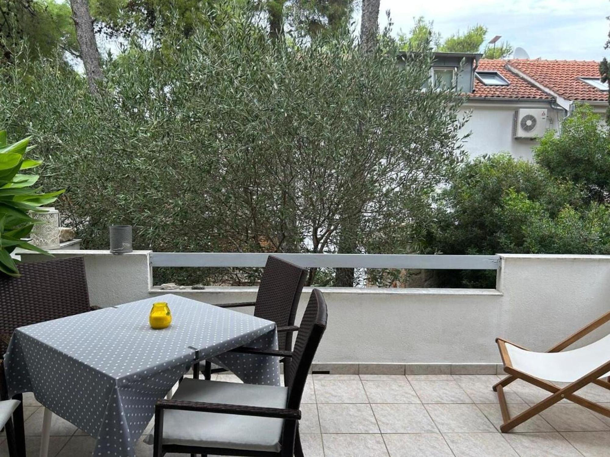 Apartments Matkov - Quite And Peaceful Location Jelsa  Exterior foto